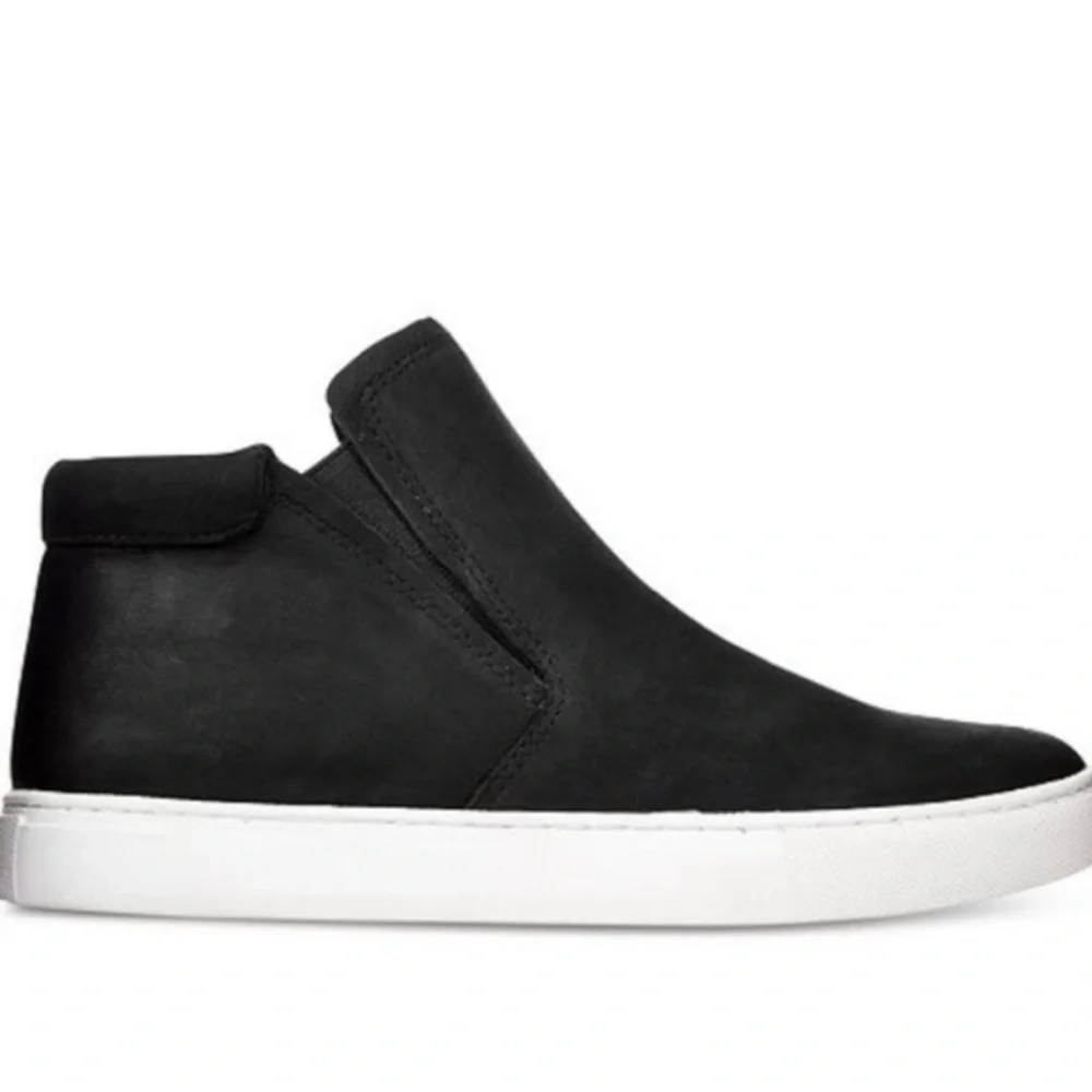 Kenneth Cole worn few